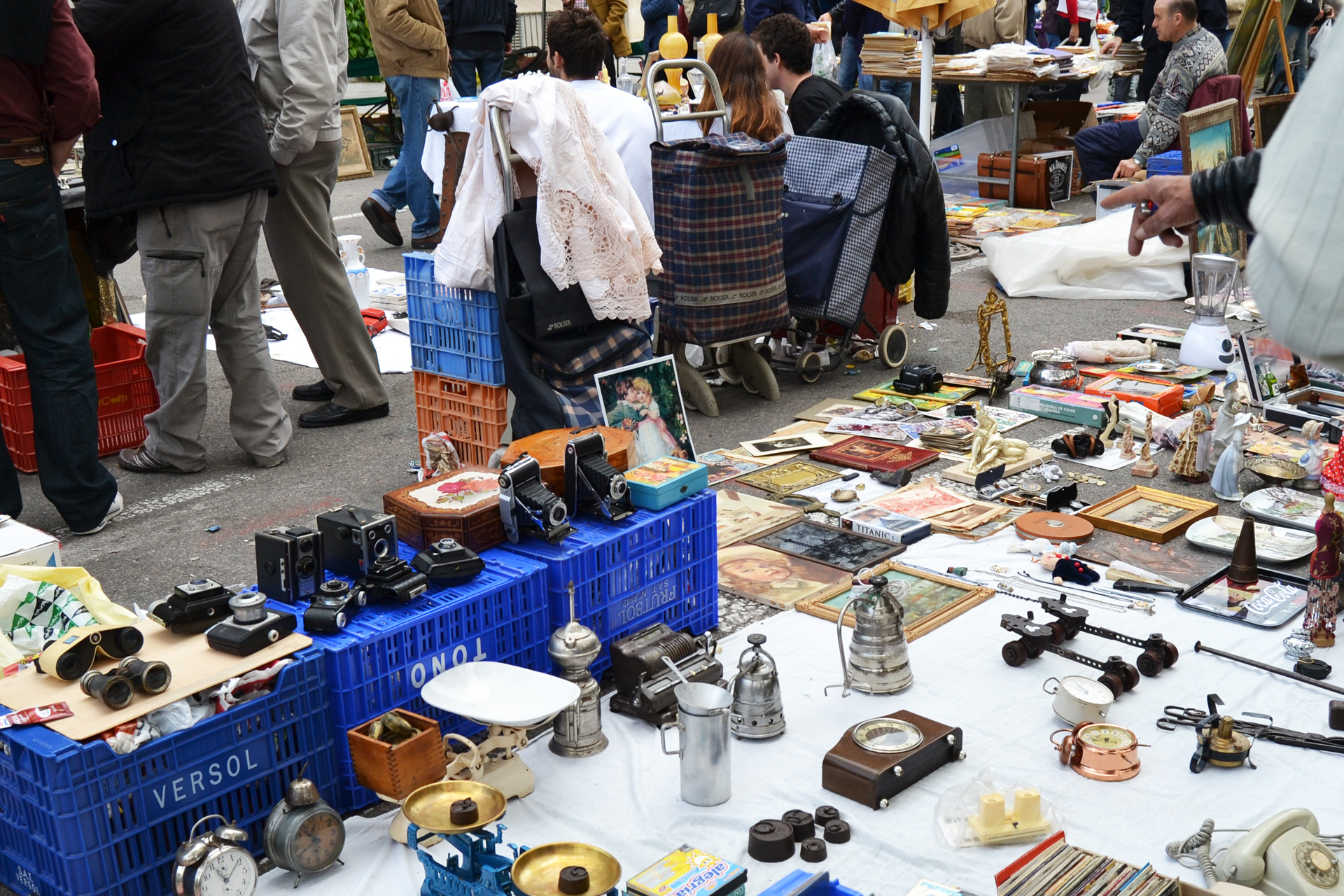 古いカメラが売られているヨーロッパの蚤の市